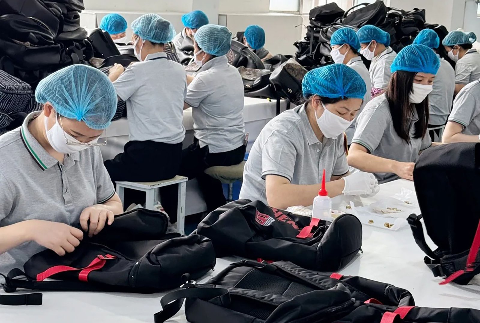 In-line quality inspection during bag production