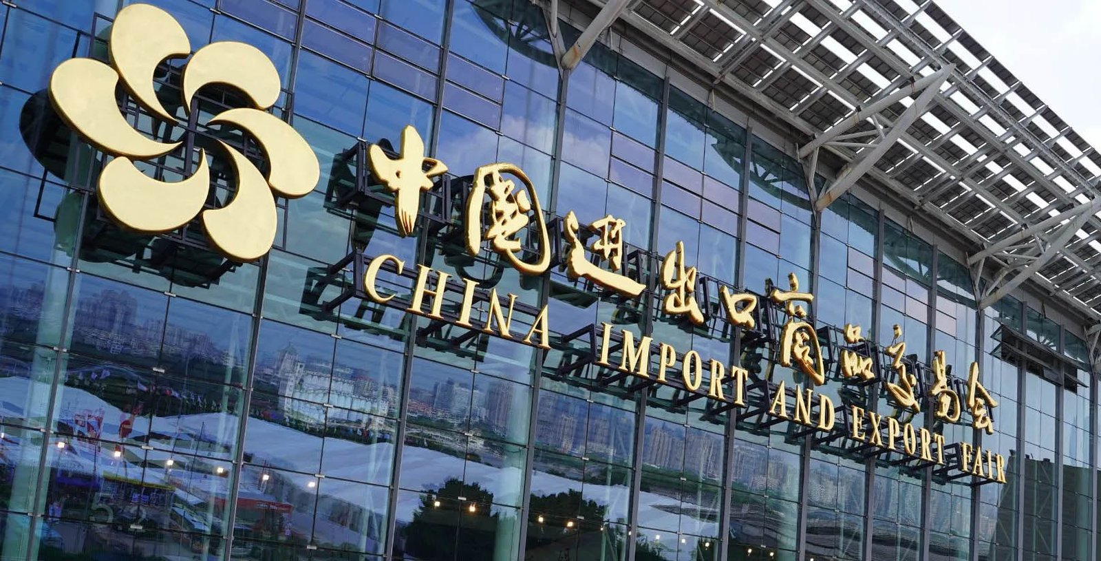 Business people shaking hands at a trade show