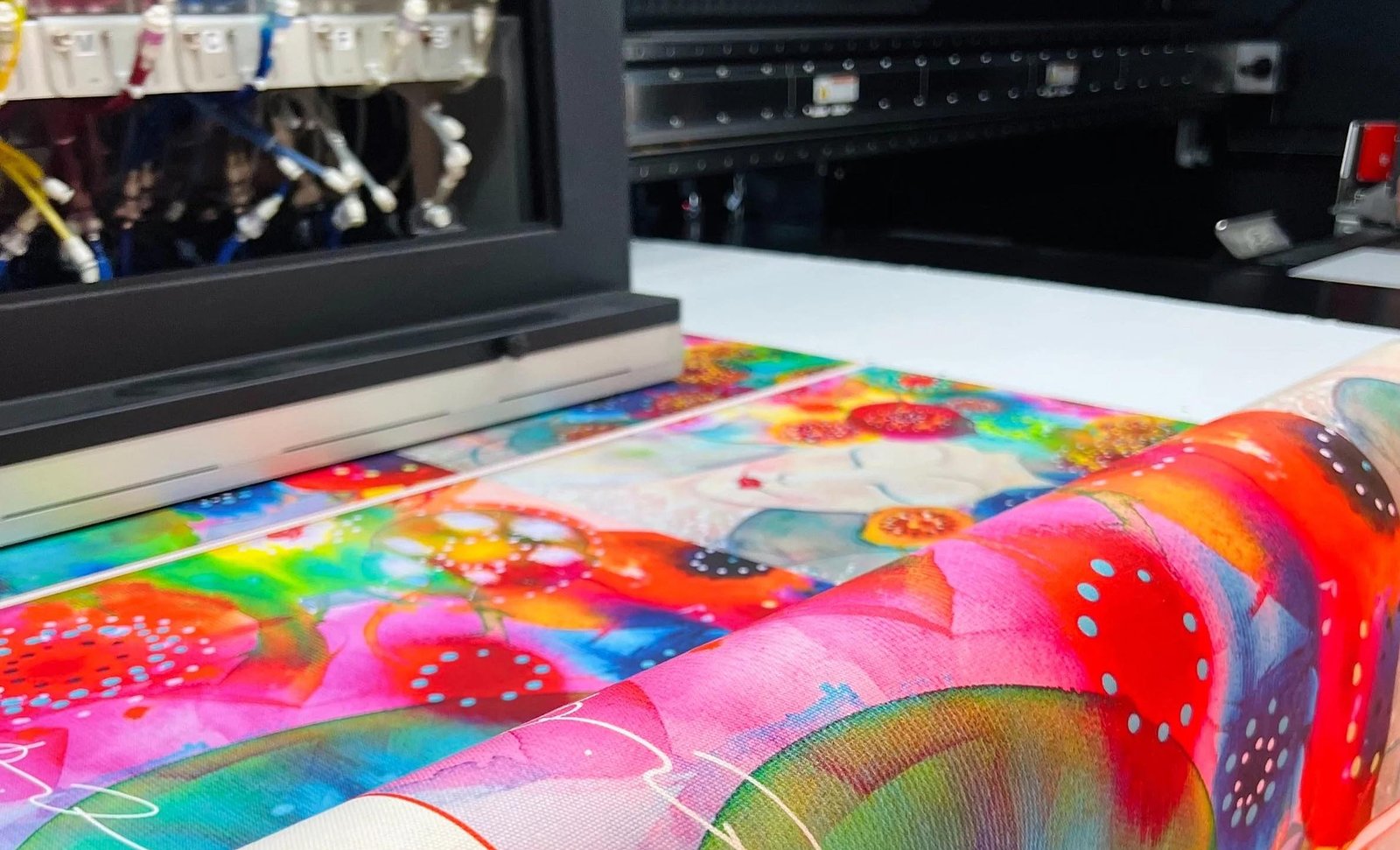 Digital printing machine working on bag fabric roll