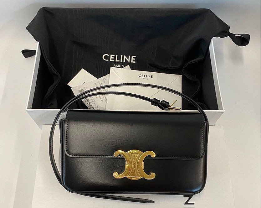 minimalist paper bag packaging design